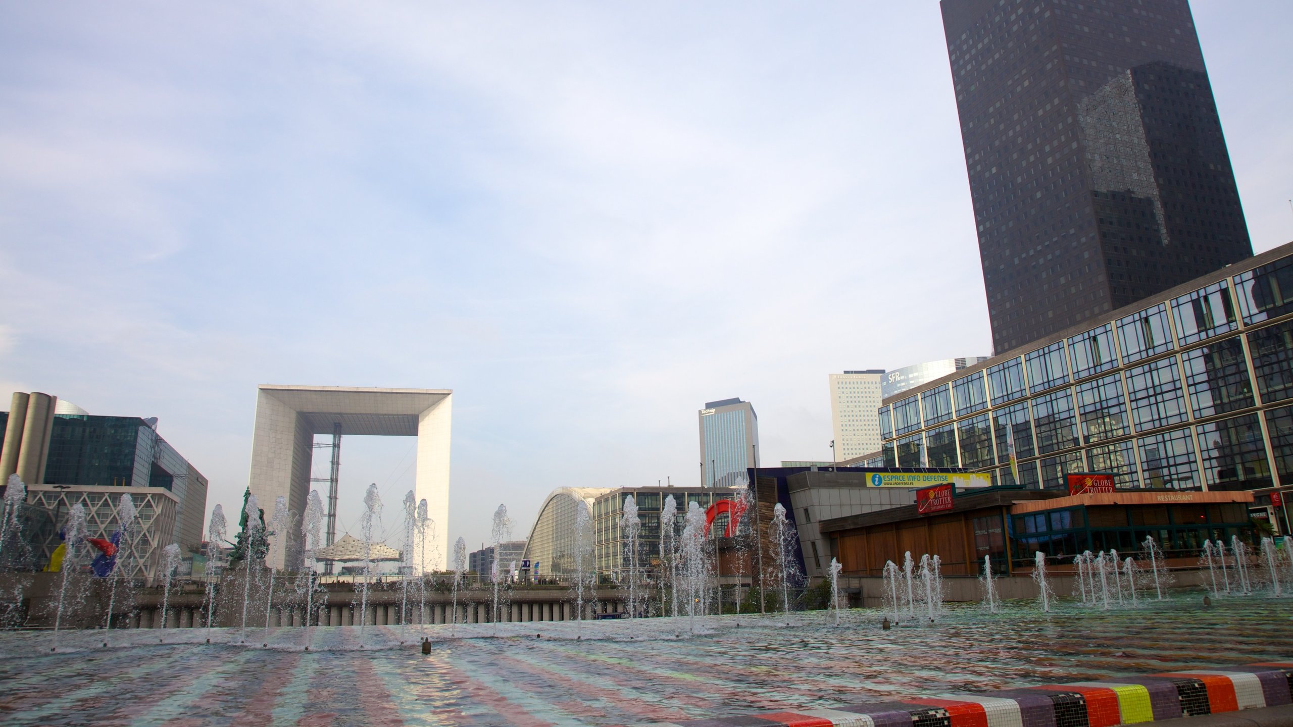 La Grande Arche de la Défense near Paris, Puteaux, Île-de-France, FR
