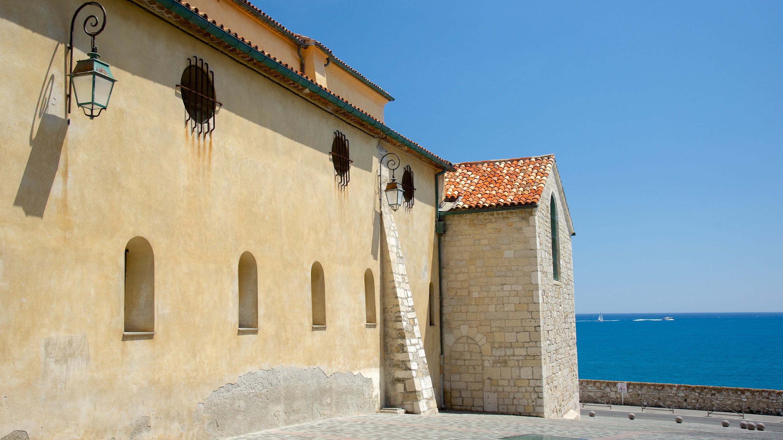 Eden-Roc Beach, Antibes, Provence-Alpes-Côte d'Azur, FR