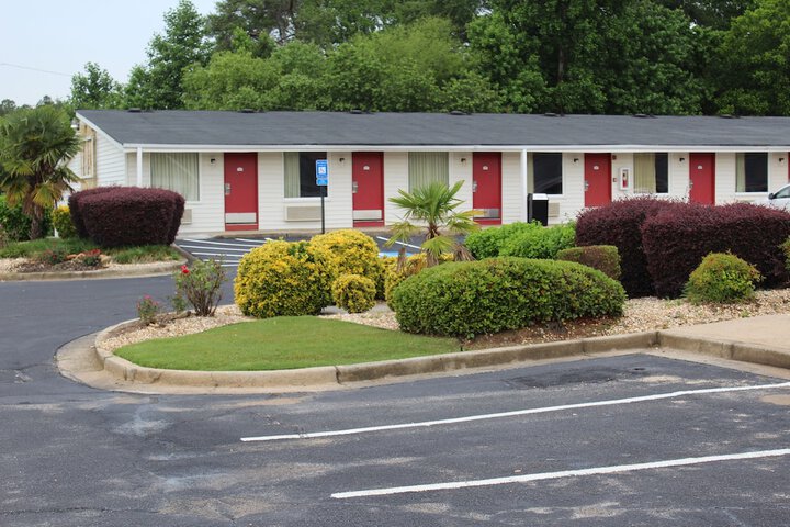 1297 Dogwood Drive SW, Conyers, Georgia, US