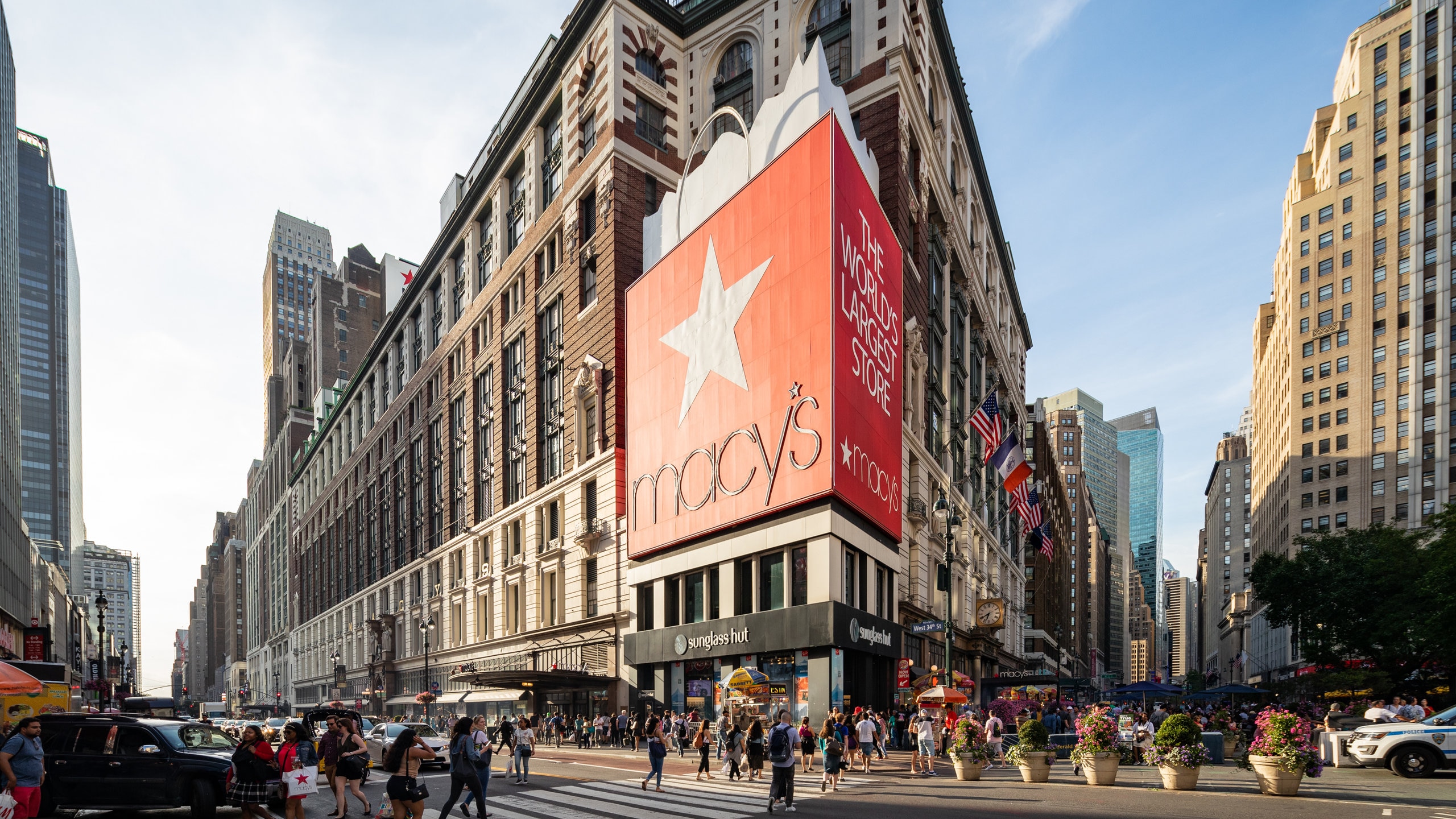 Macy's Department Store - 151 West 34th Street, New York, US