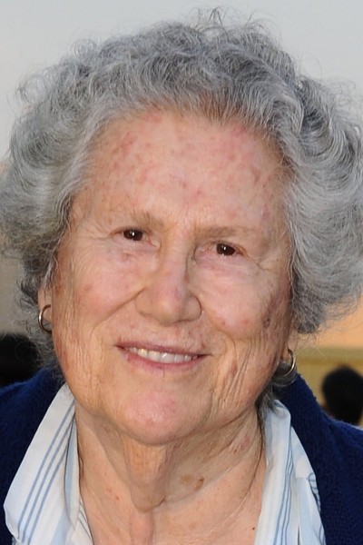 Elsa Raven profile image