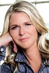 Kim DeLonghi as Broad with the Cigarette in Marlowe (02/2023)