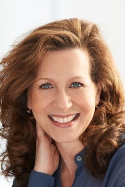 Betsy Aidem profile image