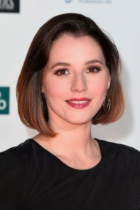 Charlie Murphy as Queen Iseult in Season 1 (10/2015)