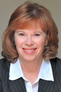 Lynnanne Zager as Newscaster (voice) (uncredited) in Dawn of the Planet of the Apes (07/2014)