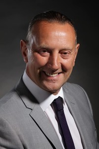 Steve Barnett as Fishmonger (uncredited) in The Gentlemen (01/2020)