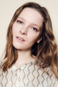 Morfydd Clark as Galadriel in Season 1 (09/2022)