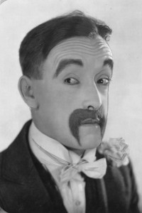 Harry 'Snub' Pollard as Final Mail-Bearing Court Officer (uncredited) in Miracle on 34th Street (06/1947)