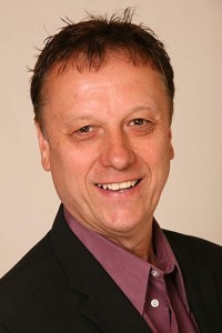 John Warman as Policeman (uncredited) in The Bourne Ultimatum (08/2007)