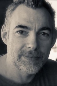 Simon Jayes as Camera Operator in Live Free or Die Hard (06/2007)