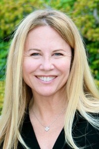 Allegra Clegg as Unit Production Manager in Christmas with the Kranks (11/2004)