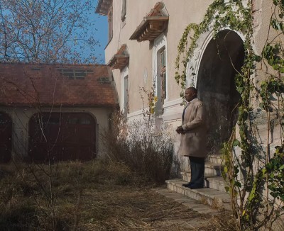 Mayor Walker leaving the Gates mansion