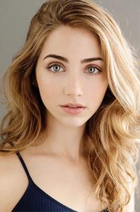 Emily Rudd as Clara in Hunters (02/2020)
