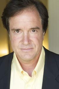 Angelo Tiffe as Sylvester Clarke in Collateral (08/2004)