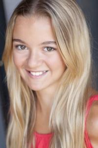 Madison Moran as Train Station Family (Daughter) in Man of Steel (06/2013)