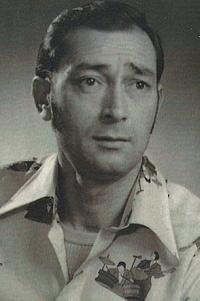 Frances Alfred Basil Tomlin as BoShek (uncredited) in Star Wars (05/1977)