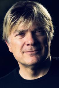Simon Franglen as Music Arranger in Avatar (12/2009)
