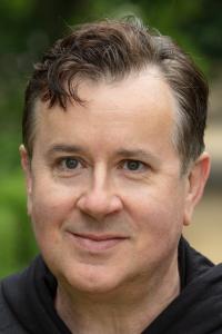 Jeremy Swift as Leslie Higgins in Ted Lasso (08/2020)