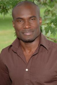 Moses Nyarko as Stunts in Becky (07/2020)