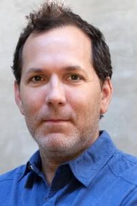 Andrew Rona as Co-Executive Producer in Scream 2 (12/1997)