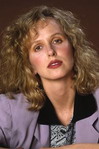 Kim Greist as Laura Burnford-Seaver in Homeward Bound: The Incredible Journey (02/1993)