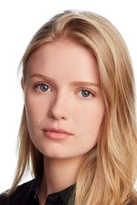 Hadley Robinson as Charlotte / Lily in Utopia (09/2020)