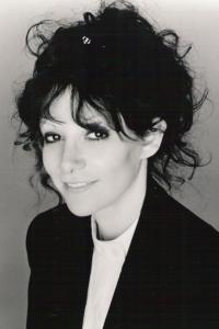 Amy Heckerling as Maid of Honor (uncredited) in Clueless (07/1995)