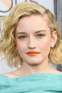 Julia Garner as Ruth Langmore in Season 2 (08/2018)
