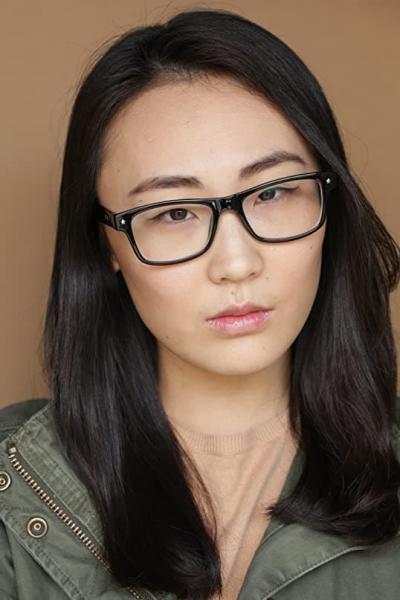 Vivian Yoon Lee profile image