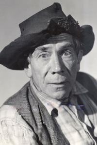 Ernie Adams as Ed (uncredited) in It's a Wonderful Life (12/1946)