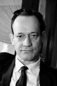Ted Raimi as Satellite Analyst in Clear and Present Danger (08/1994)