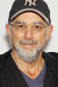 Richard Schiff as Mark Swarr in Se7en (09/1995)