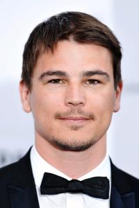 Josh Hartnett as Slevin in Lucky Number Slevin (02/2006)