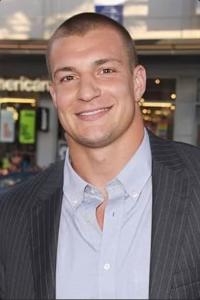 Rob Gronkowski as Rob Gronkowski in 80 for Brady (02/2023)