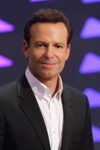 Mark Thompson as Reporter #2 in Air Force One (07/1997)