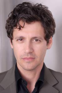 Andy Hirsch as Robinson in Air (04/2023)