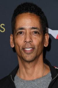 Stephen Williams as Producer in Lost (09/2004)