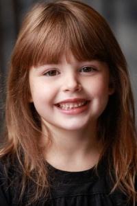 Daisy Duczmal as 2001 Girl in Barbie (07/2023)