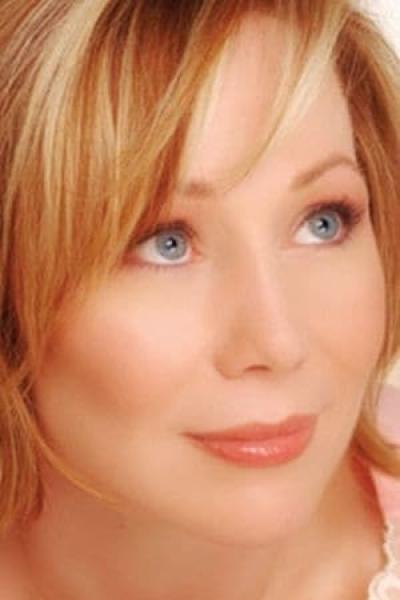Holly Cross Vagley profile image