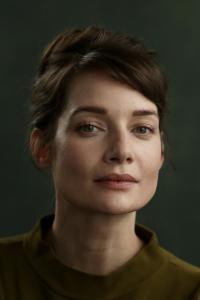 Stella Stocker as Hilda in Marlowe (02/2023)
