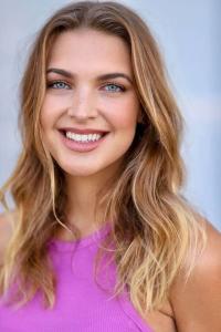 Anna Dahl as Ava (uncredited) in Babylon (12/2022)