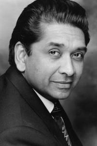 Marvin Ishmael as Victor in Single All the Way (12/2021)