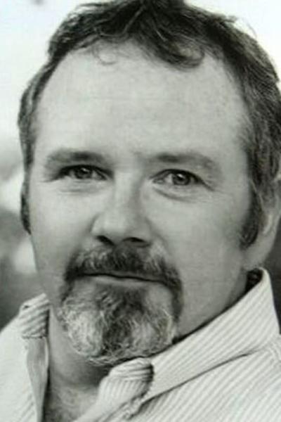 Tom Riis Farrell profile image