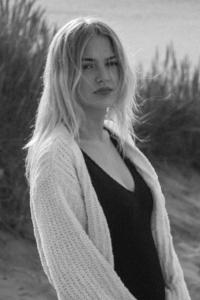 Britt Hellinx as Mira “Lily-Rose” Deprez in Season 4 (09/2022)
