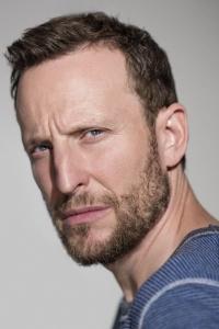 Bodhi Elfman as Young Professional Man in Collateral (08/2004)