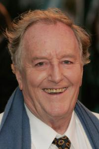 Robert Hardy as Cornelius Fudge in Harry Potter and the Prisoner of Azkaban (05/2004)