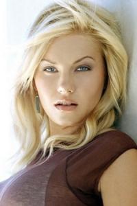 Elisha Cuthbert as Kim Bauer in Season 1 (11/2001)