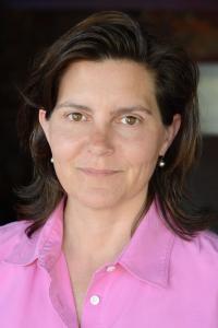 Tatiana S. Riegel as Editor in Cruella (05/2021)