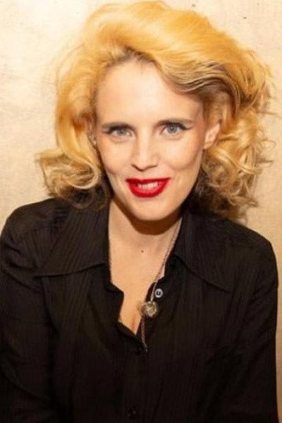 Anna Calvi profile image