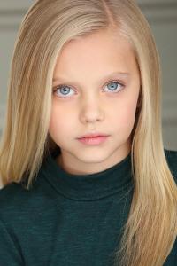 Sydney Brower as Girl in Bedroom at House in Ready Player One (03/2018)